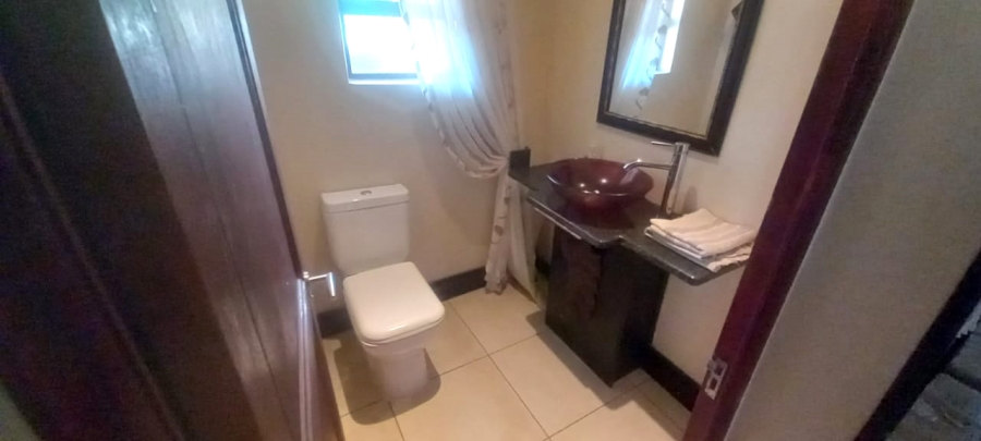 To Let 4 Bedroom Property for Rent in Riebeeckstad Free State